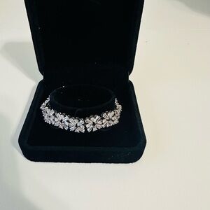 Elegant Cubic zirconia Silver Floral Bracelet